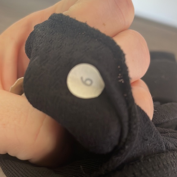 (WELL WORN) lululemon size 6  sports bra - Picture 3 of 3